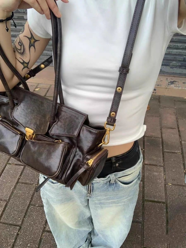 PU tote táska utcai trend stílussal, vízszintes négyszögletes forma, zár, belső zseb mobiltelefon számára, poliészter bélés