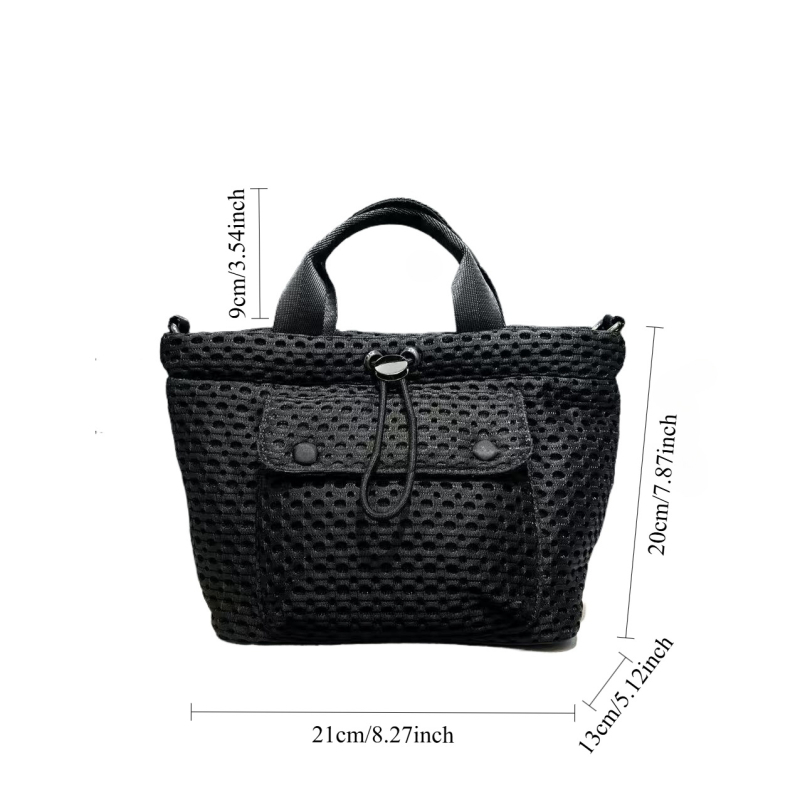 Nylonból készült válltáska városi minimalist stílusban, vízszintes négyzet alakú forma, zipzár nyitás, belső rekeszek: telefontartó zseb és zipzáras zseb.