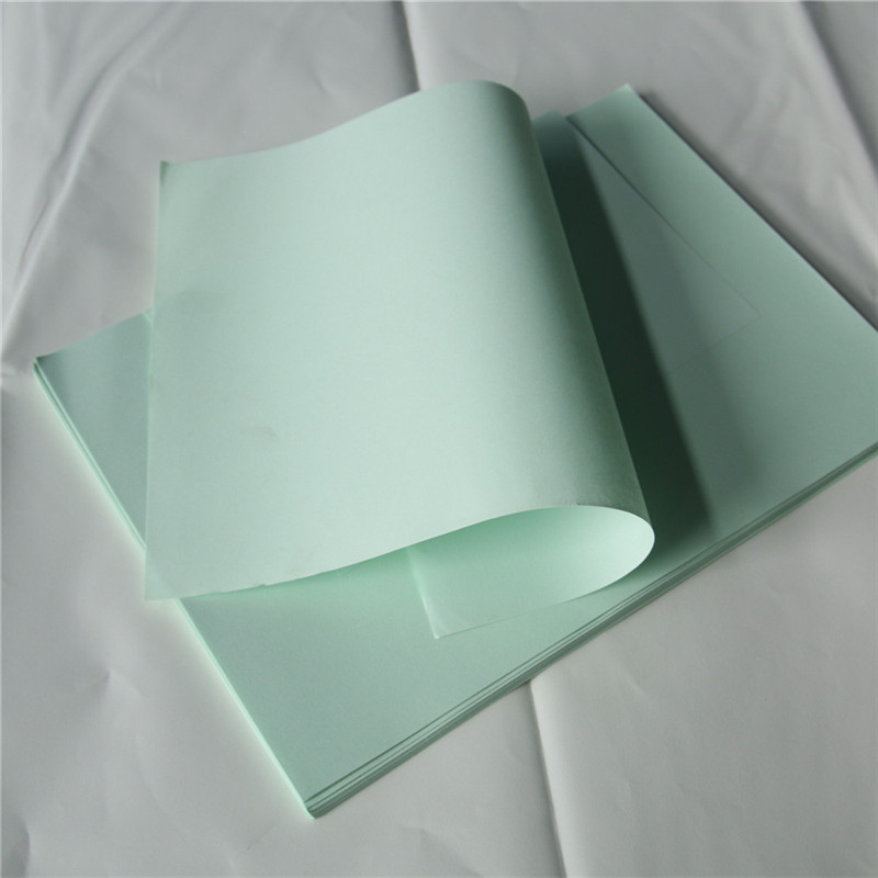 Απλό χαρτί καλαντερρισμένο, επιφάνεια διπλής όψεως κόλλα, 70 g/m², πάχος 0,09 mm, ομαλότητα 90