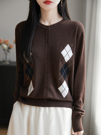 Ζακέτα από μαλλί με γεωμετρικό μοτίβο διαμαντόζακάρ, στρογγυλός λαιμός, μακριά μανίκια, λεπτό πλέξιμο, αστικός στυλ μετακίνησης
