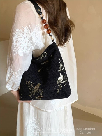 Dámska taška do práce v štýle literatúry a umenia v národnom štýle, plátená, tote taška, vertikálny štvorcový tvar, magnetické zapínanie