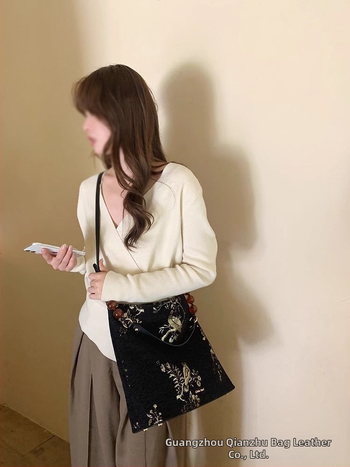 Dámska taška do práce v štýle literatúry a umenia v národnom štýle, plátená, tote taška, vertikálny štvorcový tvar, magnetické zapínanie