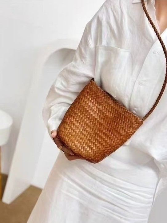 Torba tipa kanta s imitacijskim pletenim izgledom, gradski jednostavan stil (PVC materijal; podstava od poliestera; proljeće 2025)