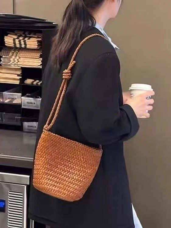 Torba tipa kanta s imitacijskim pletenim izgledom, gradski jednostavan stil (PVC materijal; podstava od poliestera; proljeće 2025)