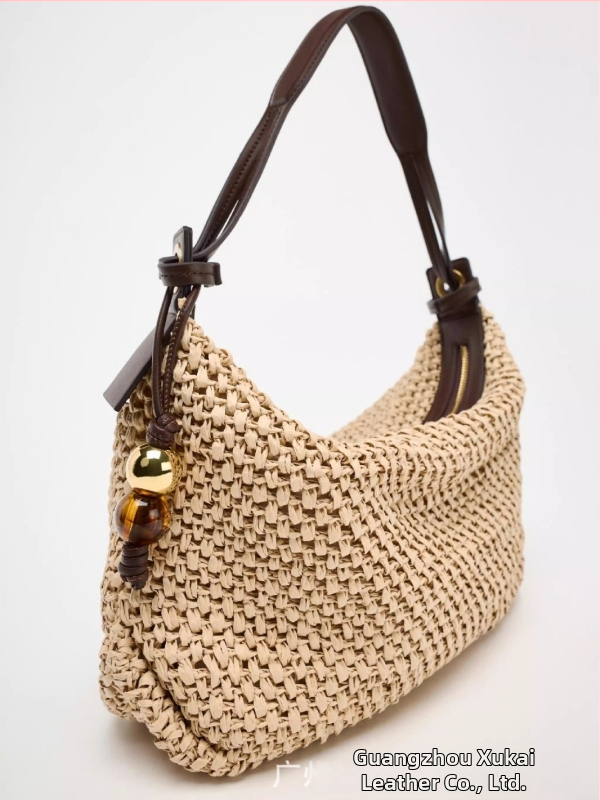 Ženská pletená tote taška – mestská móda, slamený materiál, dizajn pod pažou, horizontálny štvorcový tvar, uzáver na zips