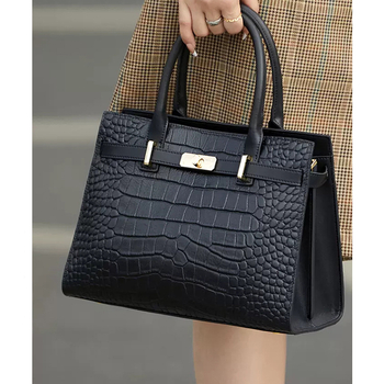 Ručna torba s mekanom 3D strukturom, unutarnja džep za mobitel i unutarnji pregradni sloj, pogodna za slobodno vrijeme putovanja — proljeće 2025