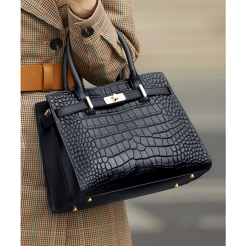 Ručna torba s mekanom 3D strukturom, unutarnja džep za mobitel i unutarnji pregradni sloj, pogodna za slobodno vrijeme putovanja — proljeće 2025