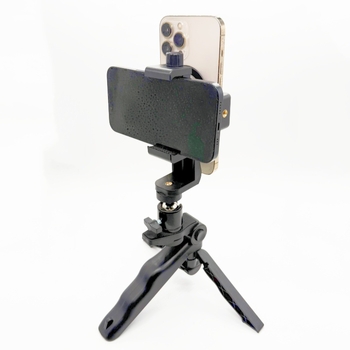 Telefono teleprompterio laikiklis, stalinis, dvipusis dizainas, dviejų įrenginių klipas, pasukamas horizontaliai/vertikaliai filmavimui, ABS+varis konstrukcija