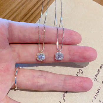 Κολιέ από χαλκό με τετράγωνο μενταγιόν, αλυσίδα τύπου box, γεωμετρικό μινιμαλιστικό στυλ, μήκος 41–50 cm, βάρος 3 g