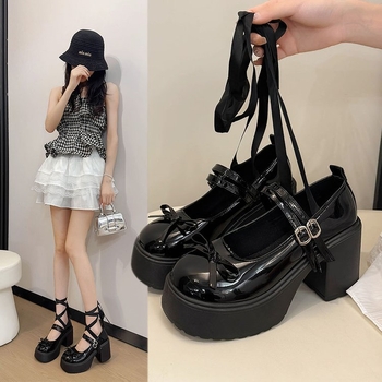 JK Uniform bateliai moterims su stora padą – viršutinė dalis iš drobės, padas iš gumos, žemas viršus (0–3 cm), užsegimas vienos linijos sagtimi, pavasaris