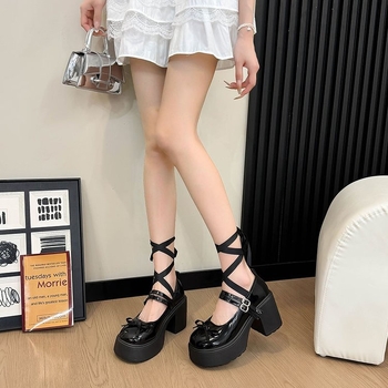 JK Uniform bateliai moterims su stora padą – viršutinė dalis iš drobės, padas iš gumos, žemas viršus (0–3 cm), užsegimas vienos linijos sagtimi, pavasaris