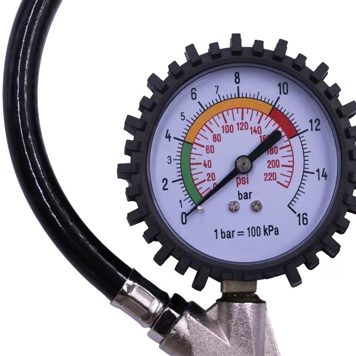 Padangų slėgio matuoklis su pripildymo galvute – skaitmeninis ekranas, aukšta tikslumas, diapazonas iki 220 psi