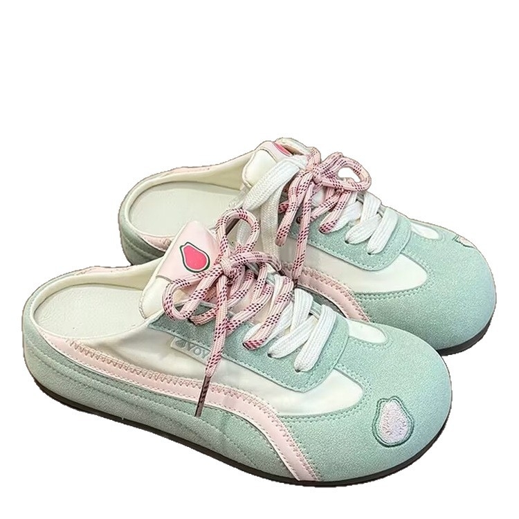 Moteriški sportiniai bateliai su stora padu, viršus iš audinio, padas iš gumos, apvali pirštų forma, vasara 2025