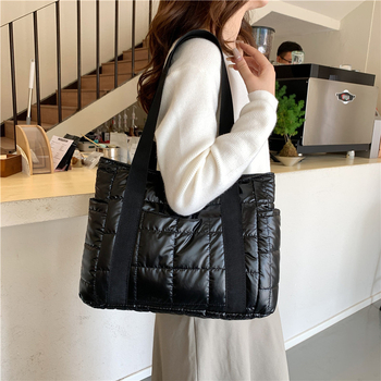 Ženska PU tote torba, zatvarač, vodoravni kvadratni oblik, poliesterska podstava, unutarnja pretinica za telefon