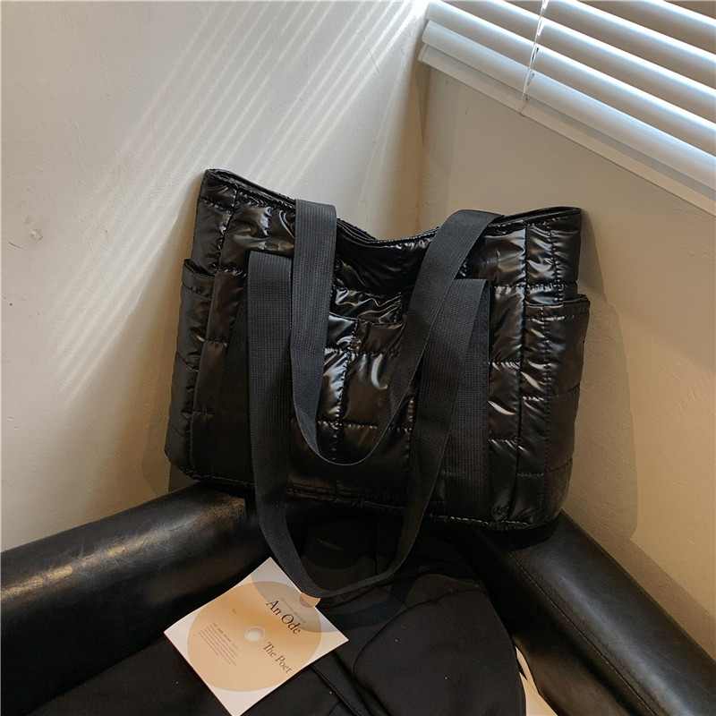 Ženska PU tote torba, zatvarač, vodoravni kvadratni oblik, poliesterska podstava, unutarnja pretinica za telefon