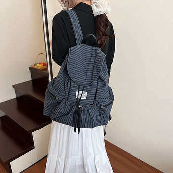 Ruksak velike kapacitete u urbanom minimalističkom stilu, korejski karirani uzorak, zatvarač na vrpce, laminirana unutarnja džep sa zipom, poliester podstava