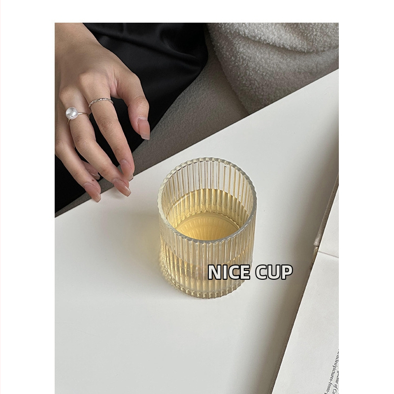 Japonského štýlu dvojplášťová teplovzdorná sklenená šálka na kávu, cylindrického tvaru, bez držadla