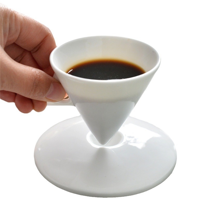 Kavos puodelių su lėkštute komplektas, kaulo porcelėnas, gėlių raštas, pakuotė popierinėje dėžutėje, 2021 m. vasaros leidimas.