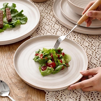 16-частен комплект съдове за маса от камена керамика с матов финиш, пасторално стилово оформление, чаши и чинии с ръбест дизайн