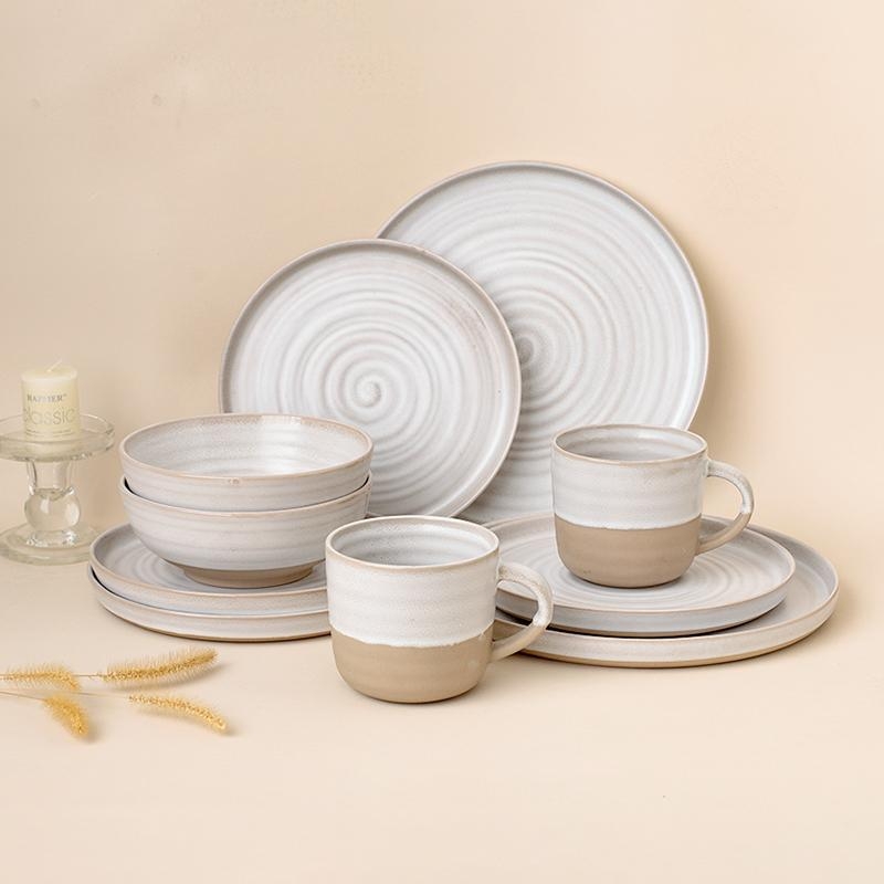 16-частен комплект съдове за маса от камена керамика с матов финиш, пасторално стилово оформление, чаши и чинии с ръбест дизайн