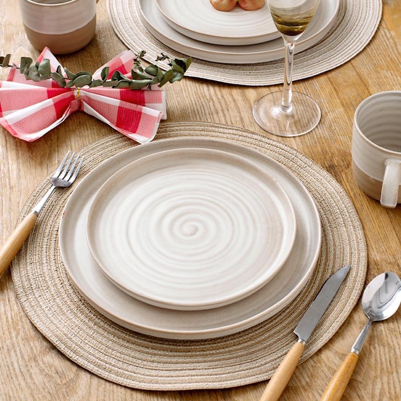 16-частен комплект съдове за маса от камена керамика с матов финиш, пасторално стилово оформление, чаши и чинии с ръбест дизайн