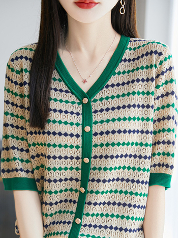 Lyocell pleteni top s dijamantnim izrezom i blokom boja, okrugli ovratnik, rukav 5/4