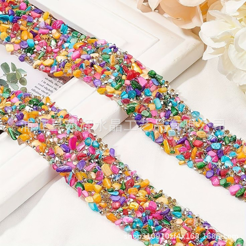 DIY dodaci za nakit – umjetni kristali, elektroplakiranje, književni retro