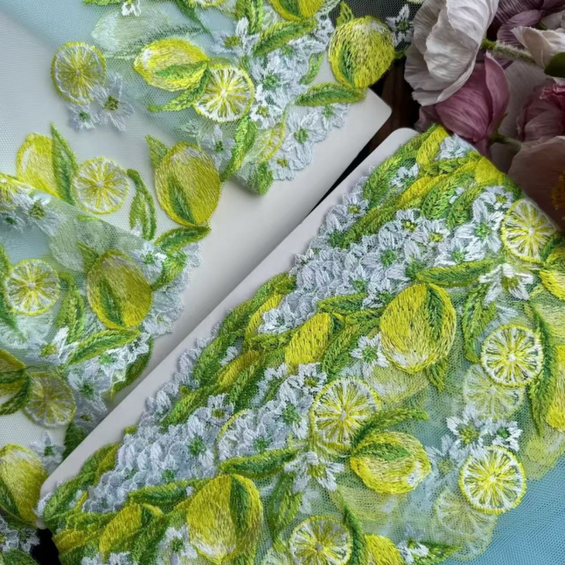 Едностранна мрежеста дантела с лимонов мотив за облекло и домашен текстил • Материали: мрежа + полиестер • Приложения: декорация, занаяти, ръчна изработка, облекло, домашен текстил • Бранд: Yixing