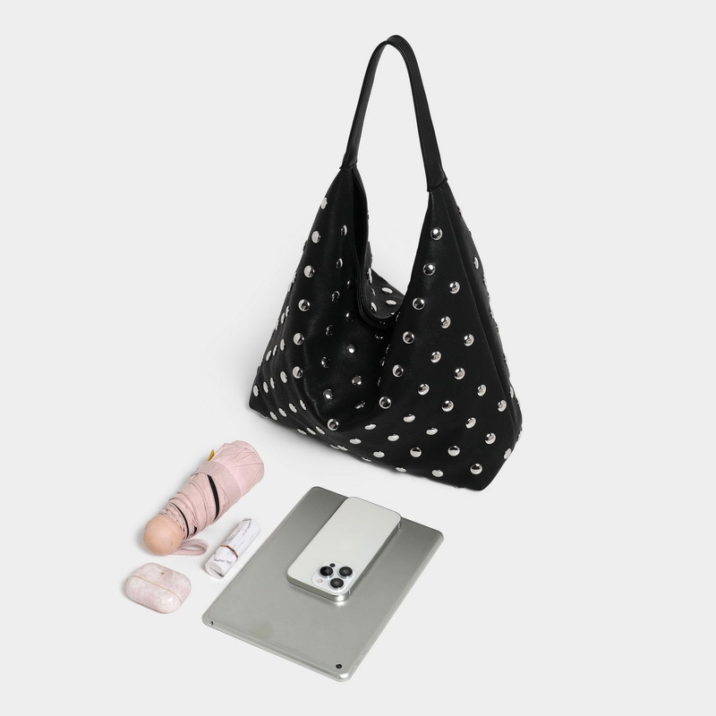 PU torba za podlakticu i rame, vertikalno kvadratni oblik, magnetsko zatvaranje, podstava od poliester, unutarnja džep s patentnim zatvaračem i džep za mobitel, svakodnevna upotreba