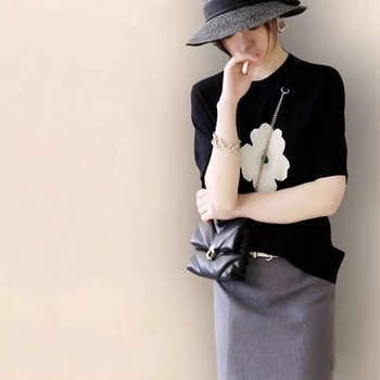 Pleteni džemper s jacquardom s cvjetnim uzorkom, okrugli vrat, dugi rukavi, labav kroj, tkanina od poliestera