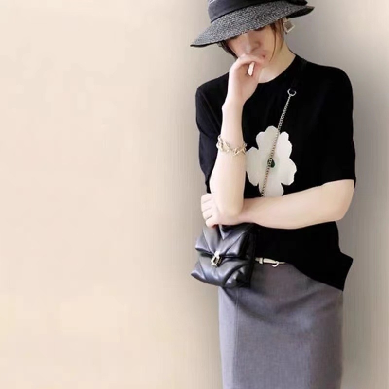 Pleteni džemper s jacquardom s cvjetnim uzorkom, okrugli vrat, dugi rukavi, labav kroj, tkanina od poliestera