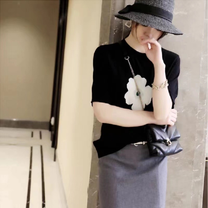 Pleteni džemper s jacquardom s cvjetnim uzorkom, okrugli vrat, dugi rukavi, labav kroj, tkanina od poliestera