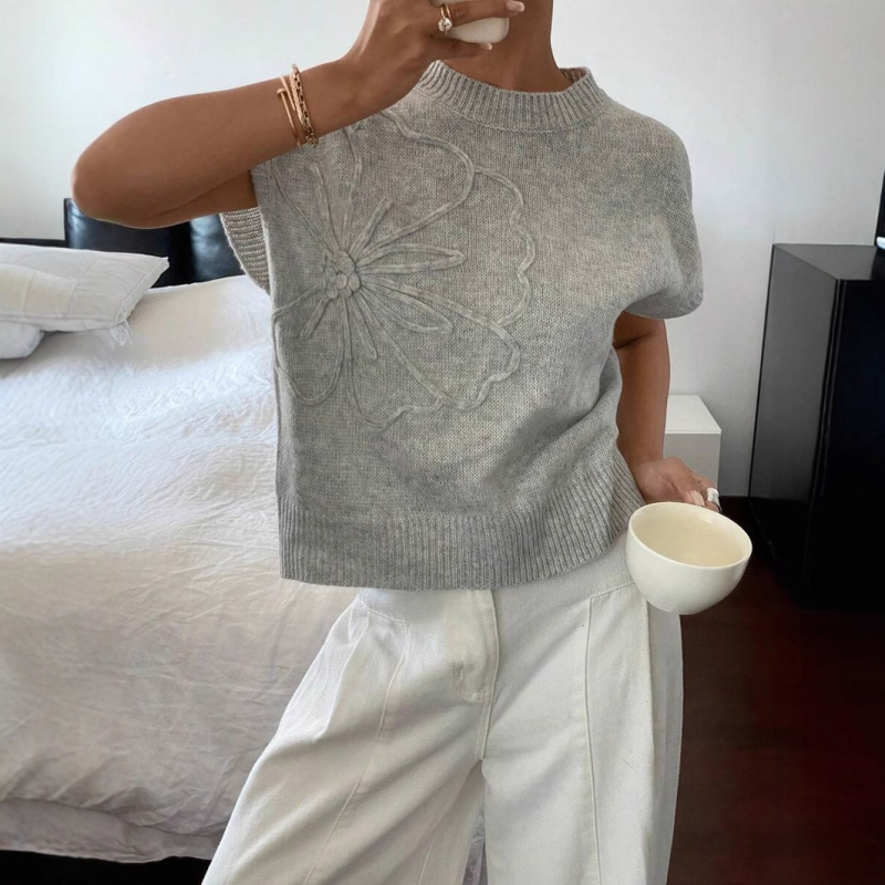 Pleteni džemper s cvjetnim uzorkom, okrugli izrez, kratki rukavi, slobodan kroj; mješavina Angora i acetata