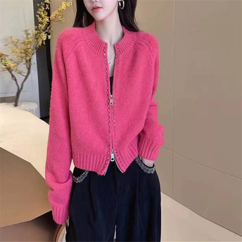 Ženski kardigan sa zipom, kratka dužina, pleteni materijal poliester-akril, opušten kroj, dugi rukavi