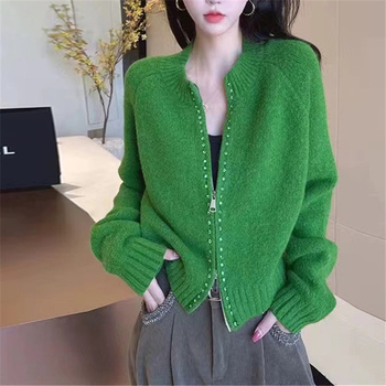 Ženski kardigan sa zipom, kratka dužina, pleteni materijal poliester-akril, opušten kroj, dugi rukavi