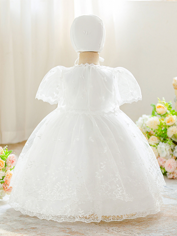 Dječja krstna haljina s čipkom i vezom, satenski trodijelni set, tkanina od poliestersko-bavlovine smjese (65% poliester, 35% pamuk), podstava od pamuka