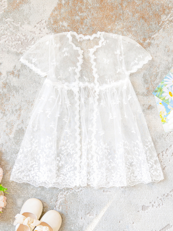 Dječja krstna haljina s čipkom i vezom, satenski trodijelni set, tkanina od poliestersko-bavlovine smjese (65% poliester, 35% pamuk), podstava od pamuka