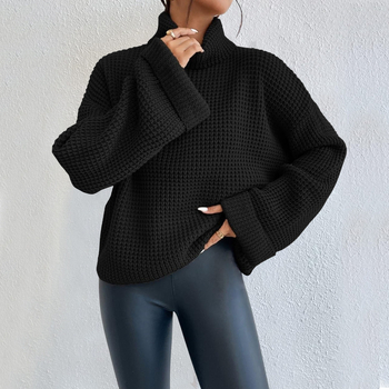 Ženski pleteni džemper s visokim ovratnikom i zvonastim rukavima — 90–95% poliester, dugi rukavi, labav kroj