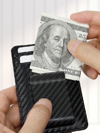 Kortelių dėklas – didelė talpa, lengvas, išplėtimas; PU + anglies pluoštas, languotas raštas, unisex verslo stilius