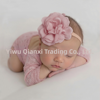 Σετ ρομπέρ νεογέννητου από δύο μέρη: δαντελένιο ρουμπέρ με μακριά μανίκια και κορδέλα για τα μαλλιά, 95% βαμβάκι