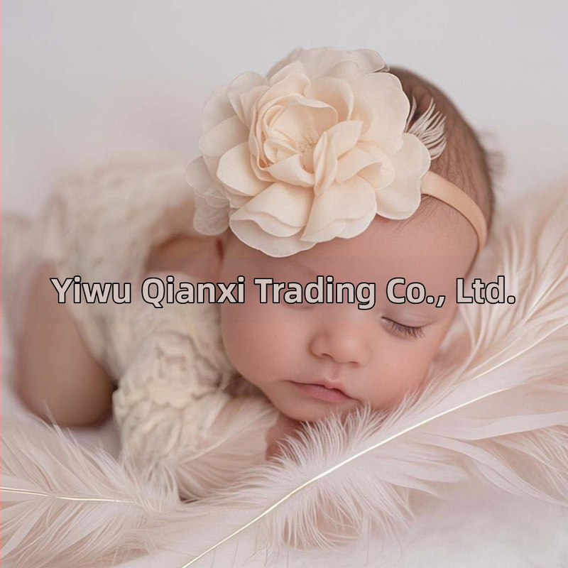 Novorodenecký set: dvojdielny čipkový romper s dlhými rukávmi a čelenkou, 95% bavlna