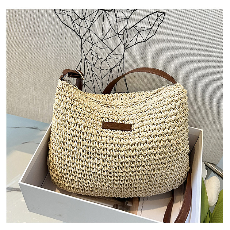 Pletena slamena crossbody torba, vertikalni kvadratni oblik, zatvarač na zip, poliester podstava, za svakodnevnu upotrebu