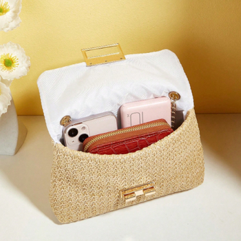 Torba preko ramena od slame u street-trend stilu, horizontalno kvadratni oblik, zaključavanje, poliester podstava, unutarnji džepovi za telefon i ID