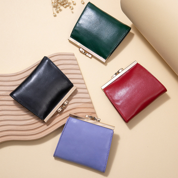 Moteriškas odinis kortų dėklas su monetų klipu, vintyvo stiliaus (Medžiaga: natūrali oda; Sluoksnis: pirmojo sluoksnio jautienos oda; Apmušalas: poliesteris; Lytis: moterys; Metai/sezonas: 2024 ruduo)