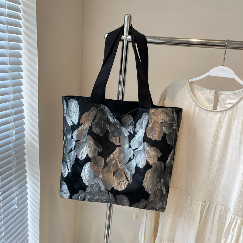 Ženska tote torba s printom leptira, platno, gradski minimalistički stil, zatvarač, poliester podstava, ljeto 2025