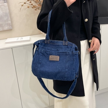 Denim tote torba, ulični stil, zatvaranje na zip, horizontalni kvadratnog oblika, podstava od poliestera