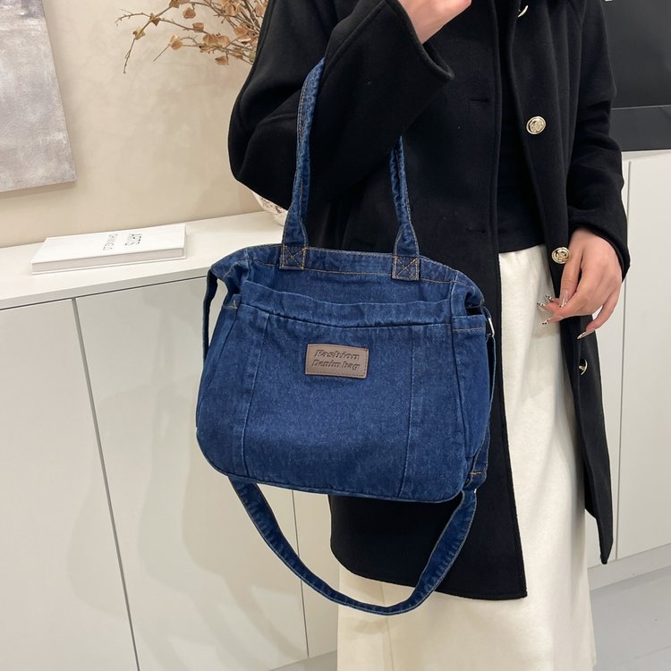 Denim tote torba, ulični stil, zatvaranje na zip, horizontalni kvadratnog oblika, podstava od poliestera