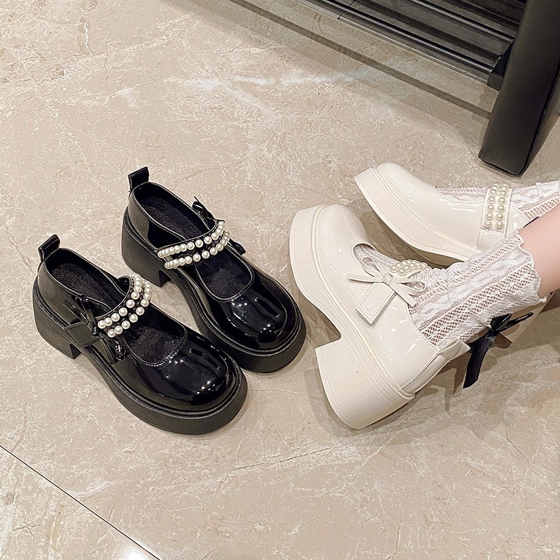 Παπούτσια Mary Jane με αντιολισθητική πλατφόρμα, στρογγυλή μύτη, διακοσμητικό φιόγκο με μαργαριτάρια, παχιά σόλα 3–5 cm, κλείσιμο με Velcro