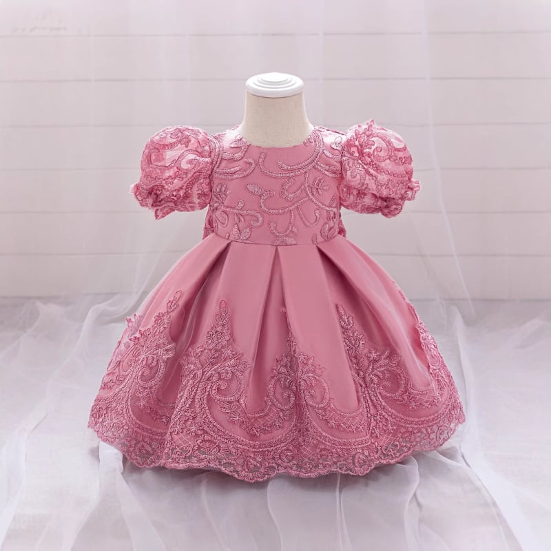 Dječja haljina s mašnicom, balonastom mrežastom suknjom i balonastim rukavima; materijal: poliester smjesa s pamukom; enzimsko pranje; za dojenčad i malu djecu