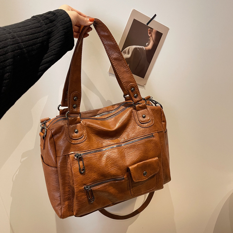 Ženska Tote torba, PU materijal, horizontalni kvadratni oblik, zatvaranje na zatvarač, unutarnji džep sa zatvaračem (Materijal: PU; Stil: Tote; Oblik: horizontalni kvadratni; Otvaranje: zatvarač; Unutarnji džep: zatvarač)